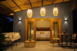 Puerta corrediza entrada cabaña Carpintero Real